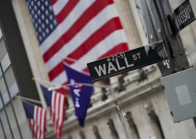 U.S. inflation reached 2.3% in October, with proposed tariffs raising future inflation risks.