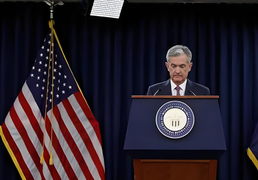 The Fed is cautious and not rushing to cut rates amid economic and inflation uncertainties.