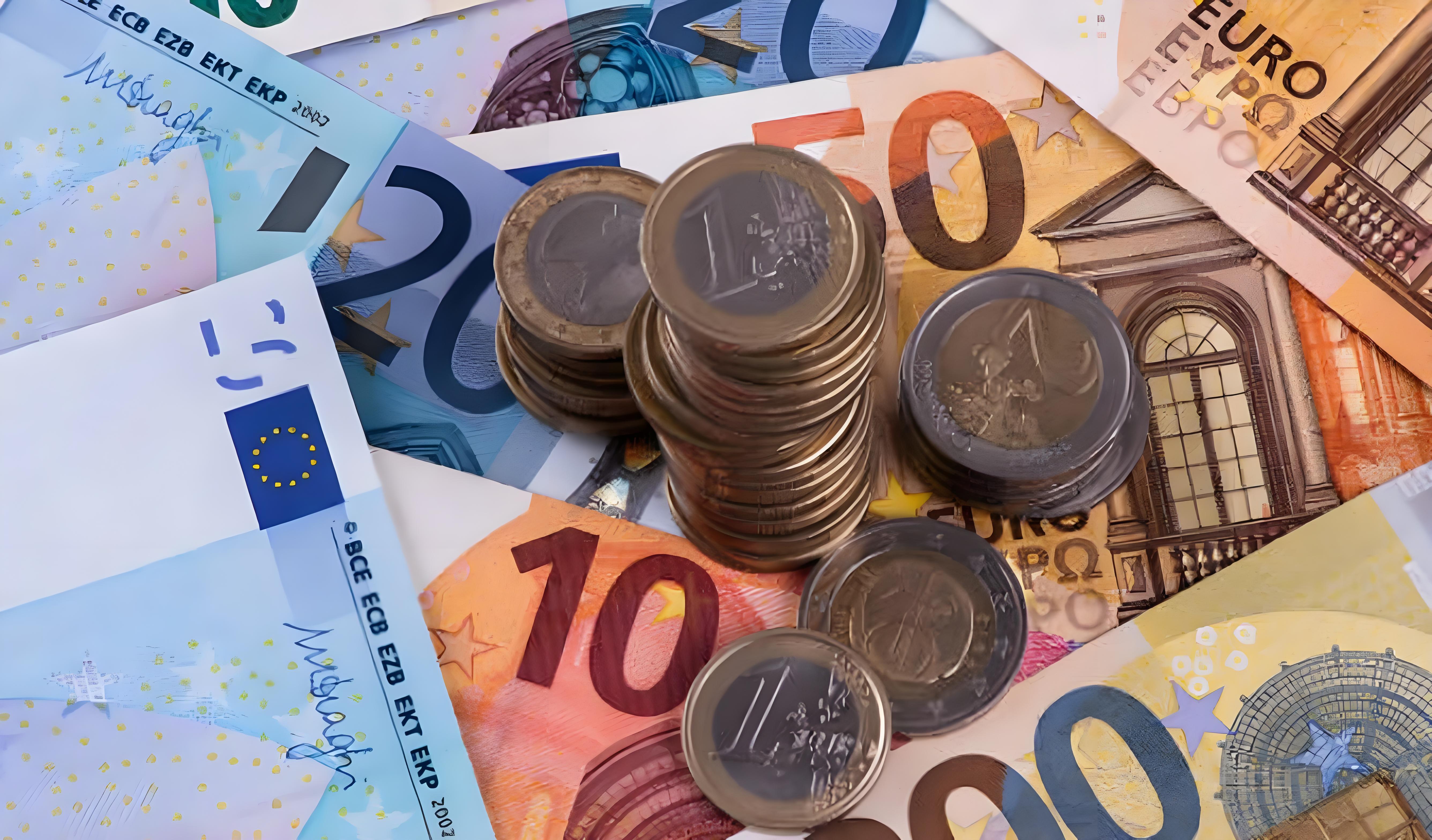 UK Chancellor calls for closer EU ties, Eurozone confidence drops, dollar rises.