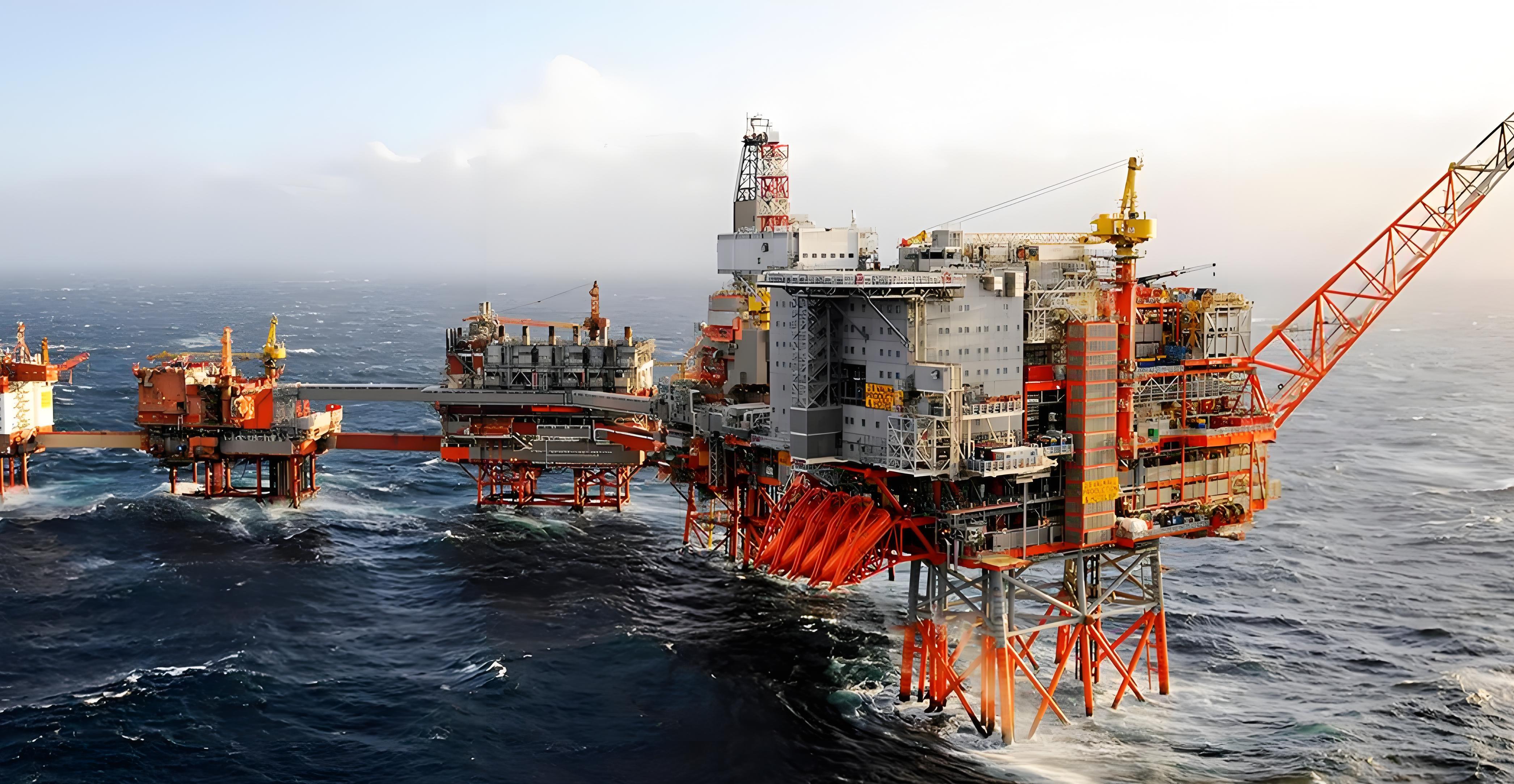 Oil prices stay low as OPEC+ delays production hikes to stabilize the market.