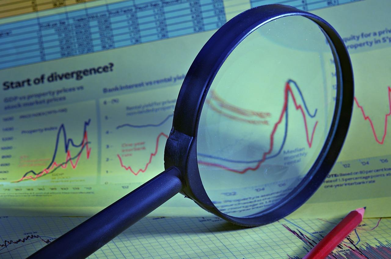 A-shares rose in the morning, fueled by policy expectations and focus on the economic conference.